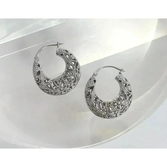 Vintage Jewelry - Silver Tone Filigree Thick Hollow Clasp Vintage Hoop Clasp Art Deco Earrings